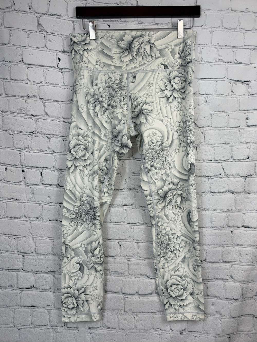 Lululemon Train Times 7/8 Pant 25" Twine White Multi White Size 12